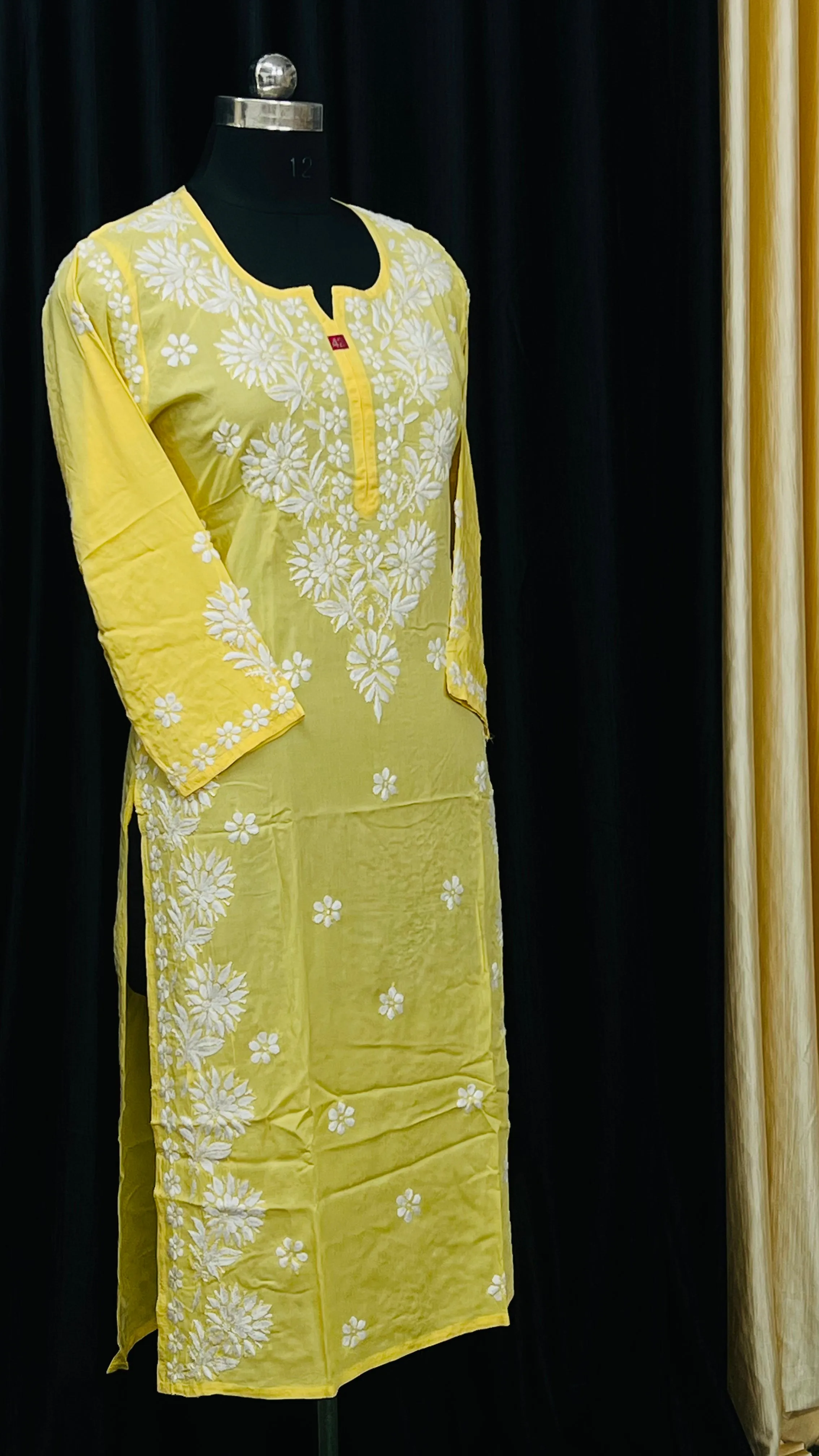 Modal Lucknowi Chikan Kurti